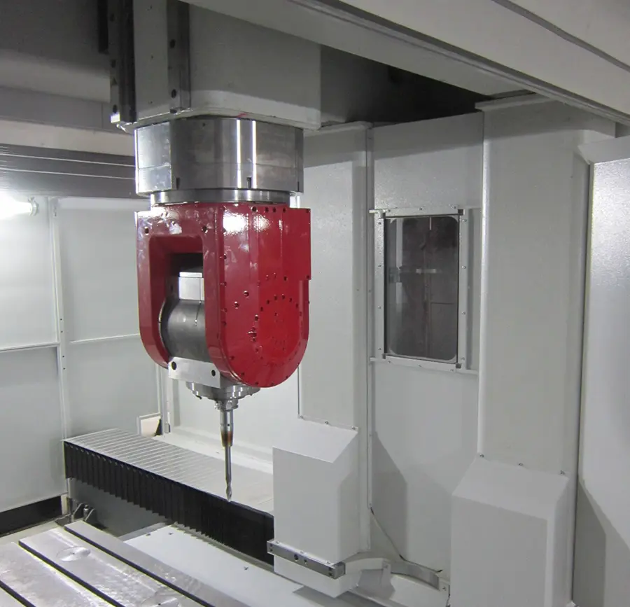 Centro di lavoro CNC 5 assi Modellista Stezzanese